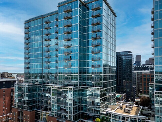 Building Photo - Glass House 1 Bed 1 Bath High Rise Condo w/ Mountain & City Views!!