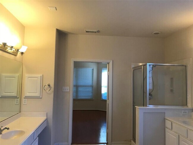 Building Photo - 8318 Golden Harbor