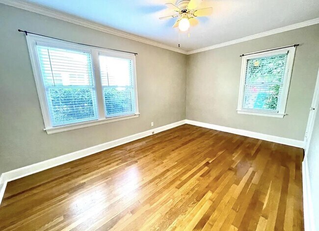 Building Photo - 1127 Clark Way