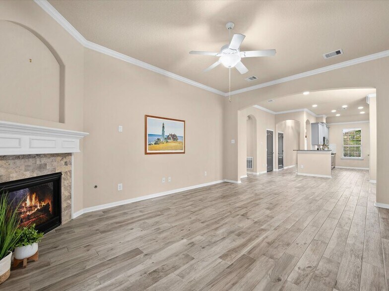 Building Photo - 26 Canterborough Pl