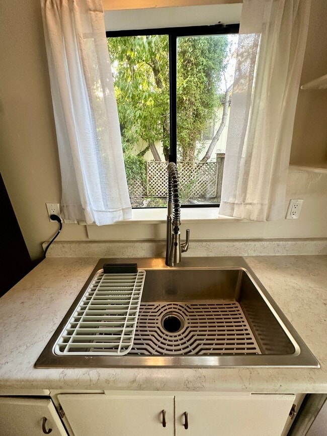 Building Photo - Bright and Clean, 3 Bedroom Home in Myrtletown