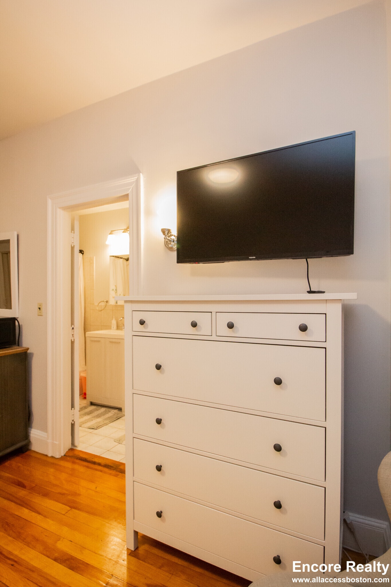 Building Photo - 1253 Beacon St