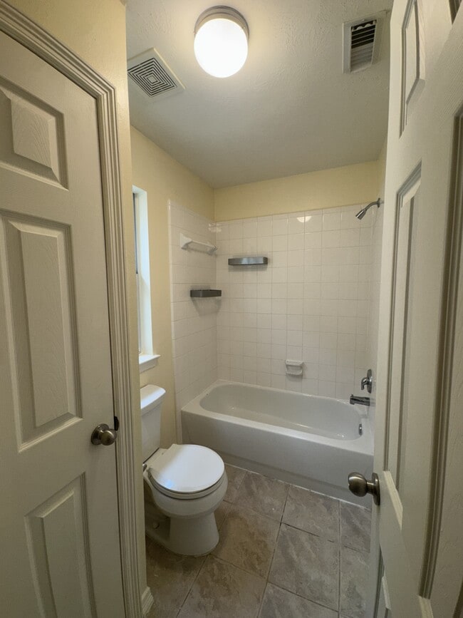 Building Photo - 3809 Brinkman St