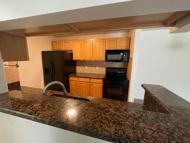 Building Photo - 404 Marigold Cir