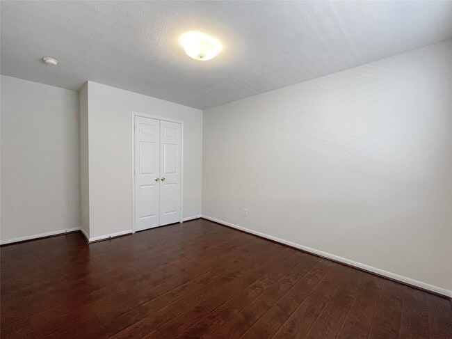 Building Photo - 2126 Winding Hollow Dr