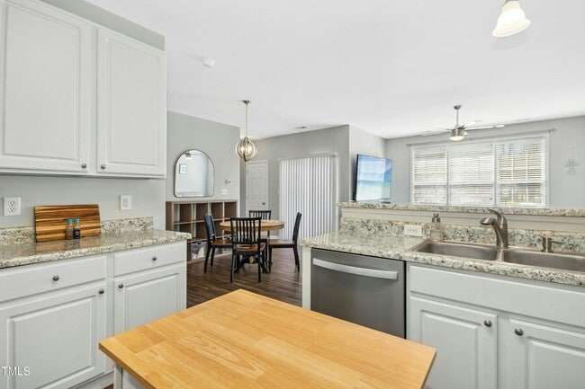 Building Photo - 2212 kurdrow - Bev Roberts Rentals and pro...