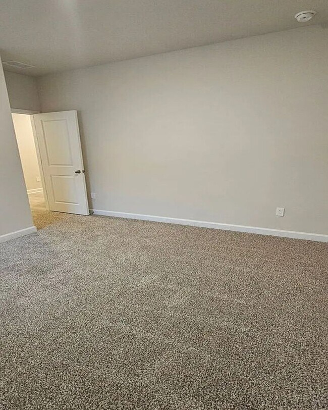 Building Photo - A Place to Call Home in Cypress Ridge 3 Bedroom Rental