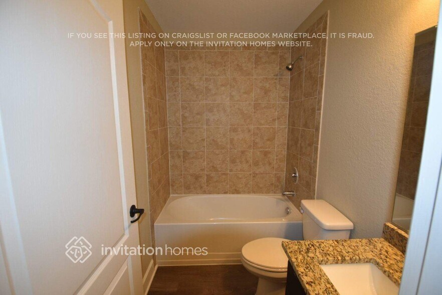 Building Photo - 3527 Kenwood Crossing