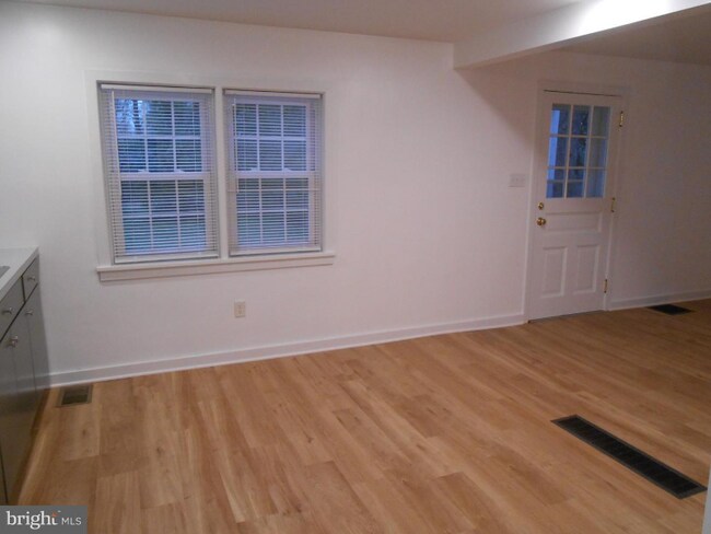 Building Photo - 169 Engle Ln