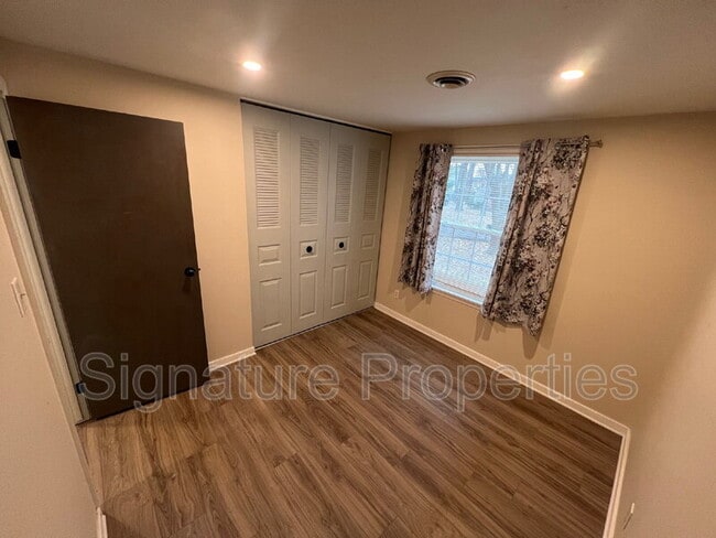 Building Photo - 6301 Morning Glory Rd