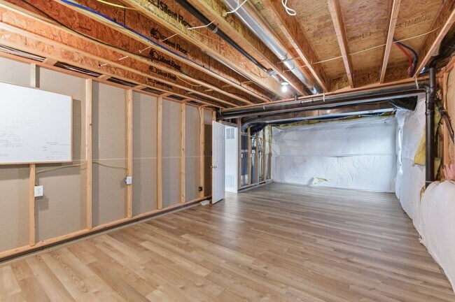 Building Photo - Woodman Hills 4 bdrm rancher