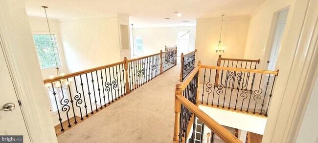 Building Photo - 15292 Golf View Dr