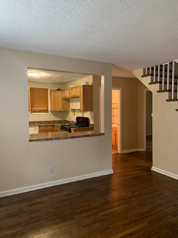 Building Photo - 4201 Dinglewood Ave