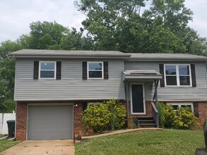 Building Photo - Spacious 4BR Home | Fenced Yard | Pet-Frie...
