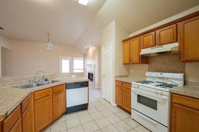 Building Photo - 515 Starling Dr