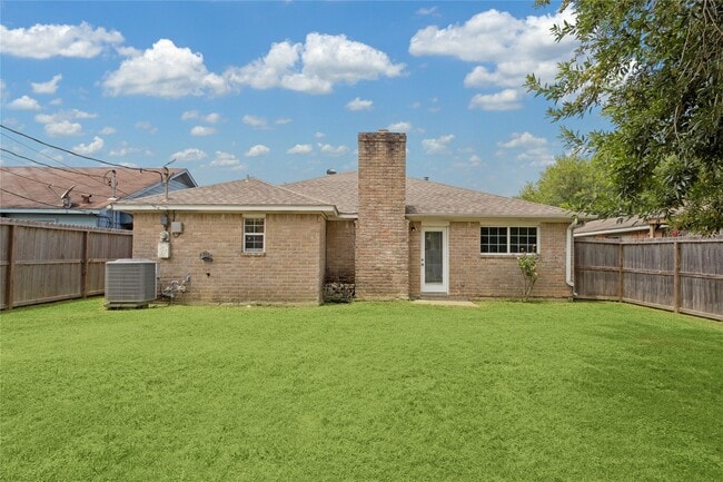 Building Photo - 612 Wisconsin St