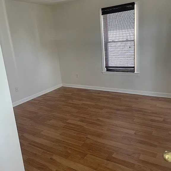 Building Photo - 229 Rollstone St