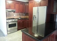 Building Photo - 3 bedroom in ASTORIA NY 11106