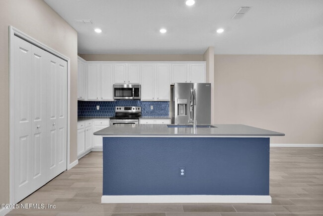 Building Photo - 180 Boracay Cir