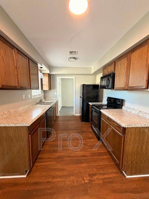 Building Photo - 1727 S Porter Ave