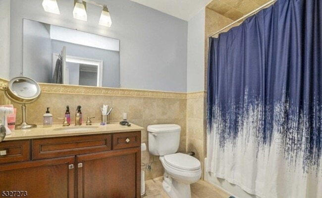 Building Photo - 25 Skymark Ct