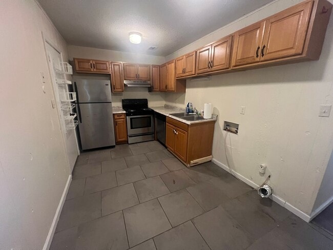 Building Photo - 2 Bedroom 1 Bathroom Duplex in Winterville!