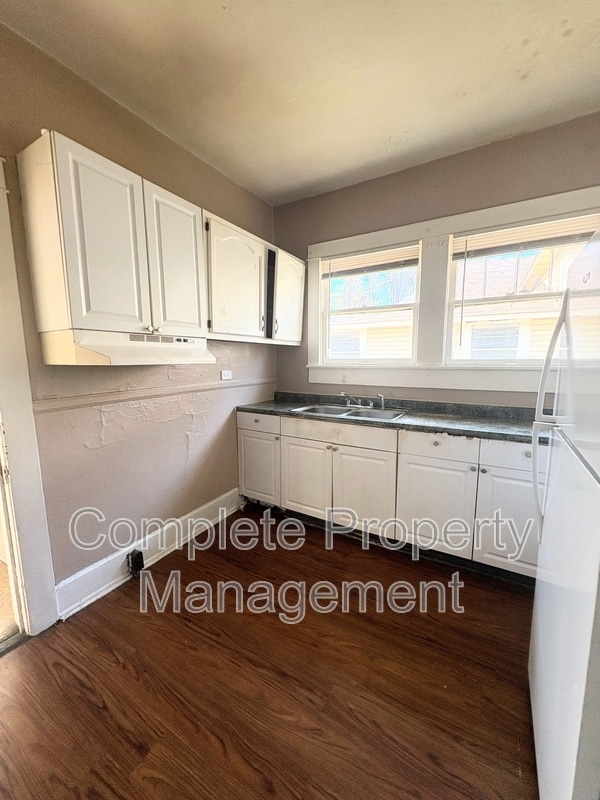 Building Photo - 1313 4th Terrace W