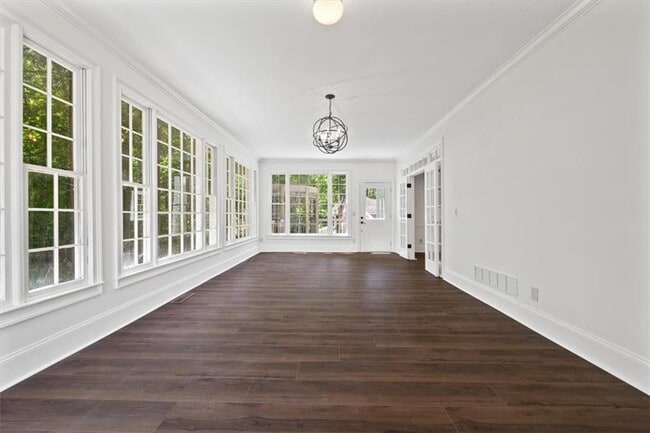 Building Photo - 2120 Skyland Cove Ln SW