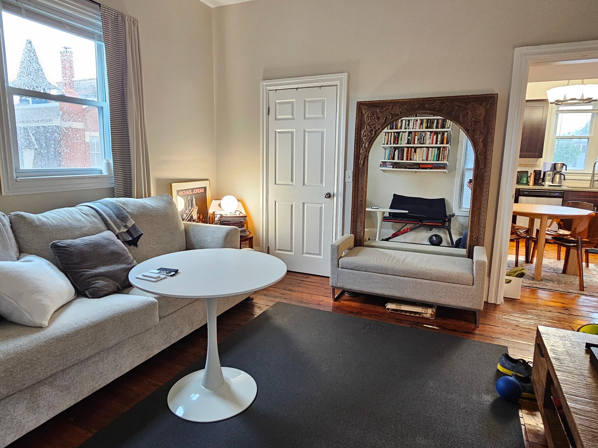 Large and sunny corner bedroom with closet - 128 Vinton St