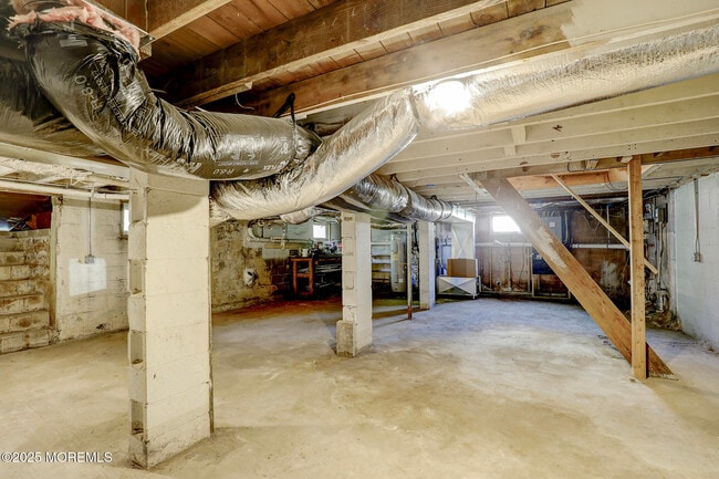 Building Photo - 146 Millhurst Rd