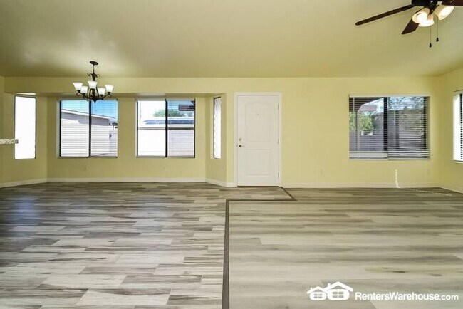 Building Photo - Spacious updated 3 Bed, 2 Bath home in Tuc...