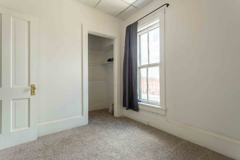 Building Photo - 1658 Iowa St