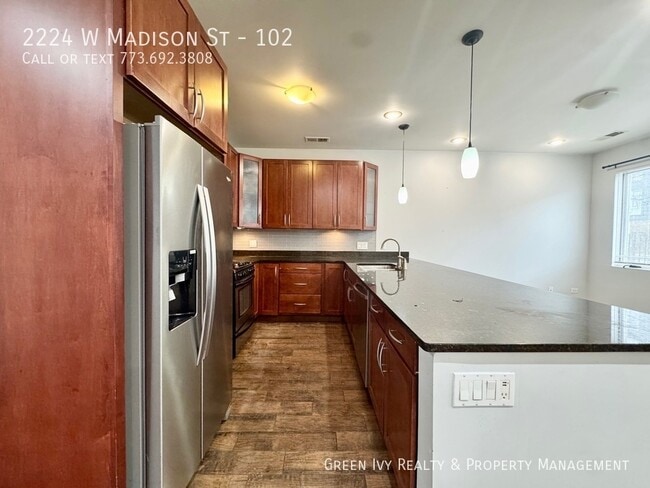 Building Photo - 2224 W Madison St