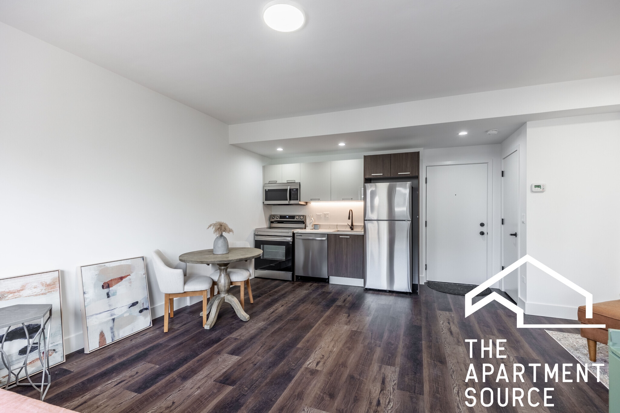 Building Photo - 1555 W Hollywood Ave