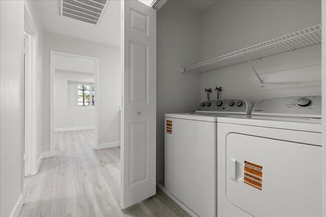 Building Photo - Completely Remodeled Modern 3 Bedroom Prop...