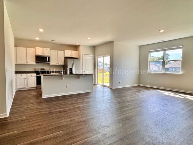 Building Photo - 816 Delta Ct
