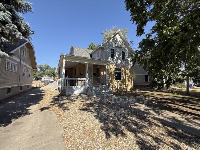 Building Photo - 1859 10th Ave