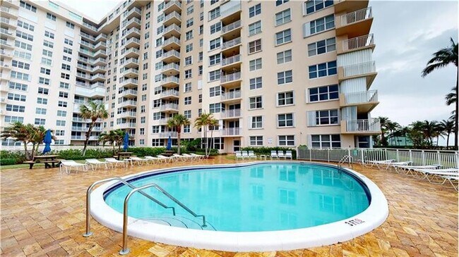 Building Photo - 5200 N Ocean Blvd