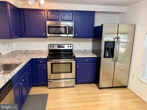 Building Photo - 9619 Glendower Ct