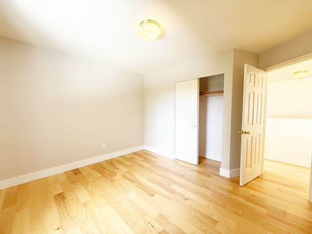 Building Photo - 1128 NW Thornwood Cir