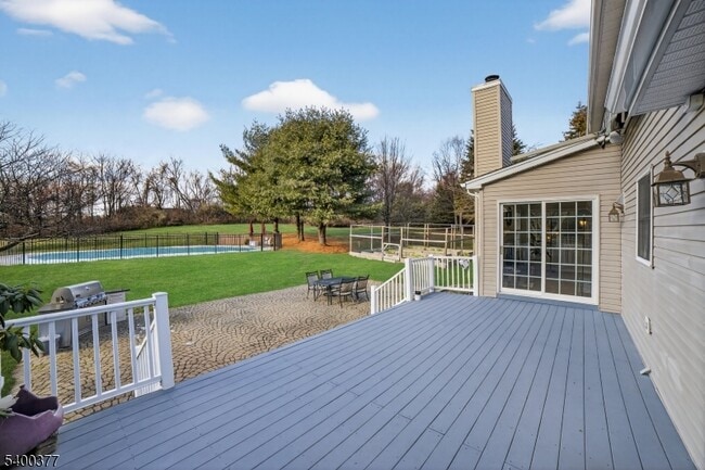 Building Photo - 7 Sun Valley Way