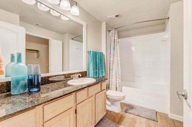 Building Photo - 2 bedroom in Dallas TX 75204