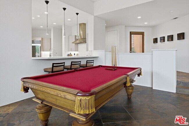 Building Photo - 50025-50021 Vía Aldea