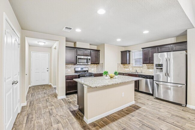 Building Photo - 10604 Menominee Falls Ln