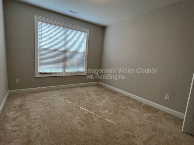 Building Photo - 1351 Gilwood Dr