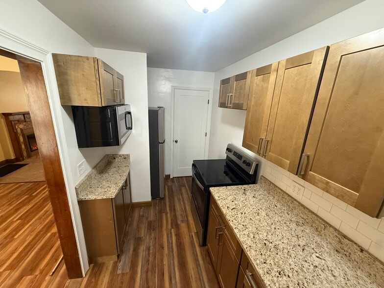 Building Photo - 2877 Sullivant Ave