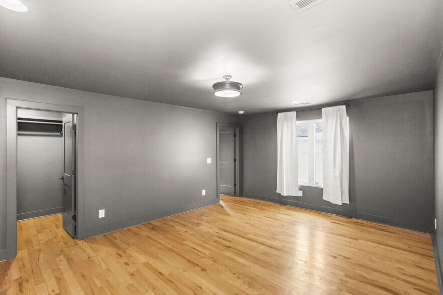 Building Photo - 337 Gatewood Ave