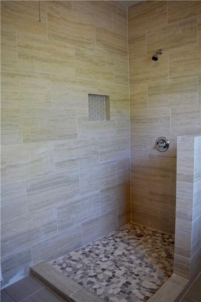 Building Photo - 1101 W 22nd St