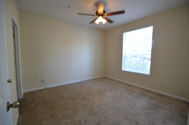 Building Photo - ALTAMONTE SPRINGS:Gated community, Ground Floor Unit! AVAILABLE APRIL 15th!