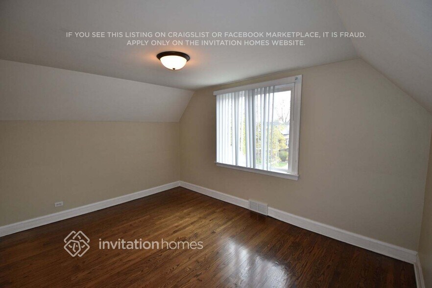 Building Photo - 2528 Ridgeland Ave